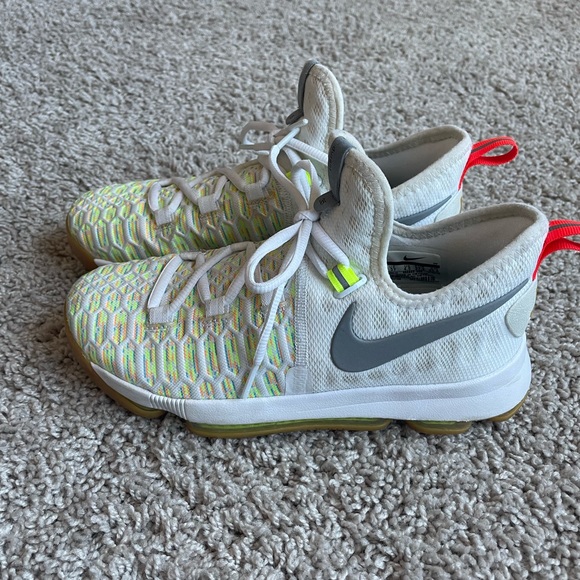KD 9 ‘Summer’ / Size 5 Y - Pre Owned in Great Condition! - Picture 5 of 5